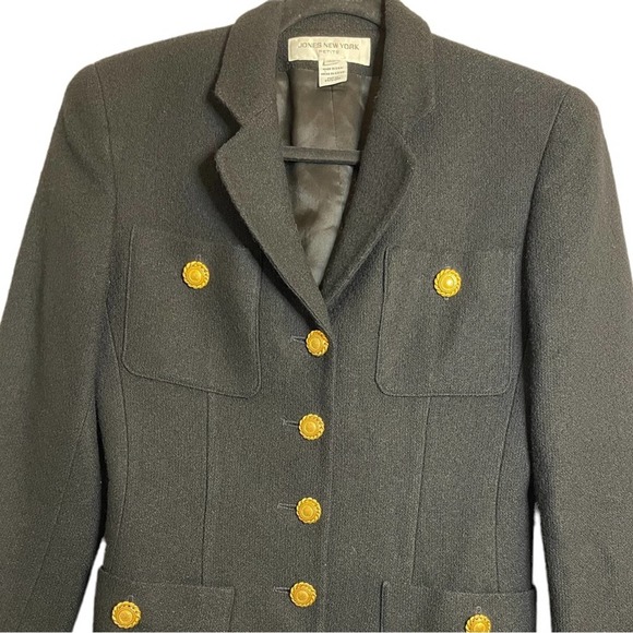 Jones New York Petite Wool Blend Black Blazer w/ Gold Toned Button’s Size 4P - Picture 2 of 8
